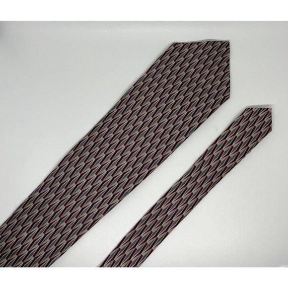 Resilio Tie 100% Silk Necktie Geometric Print Treated W/ Stain Resistant Fabric - Picture 3 of 10